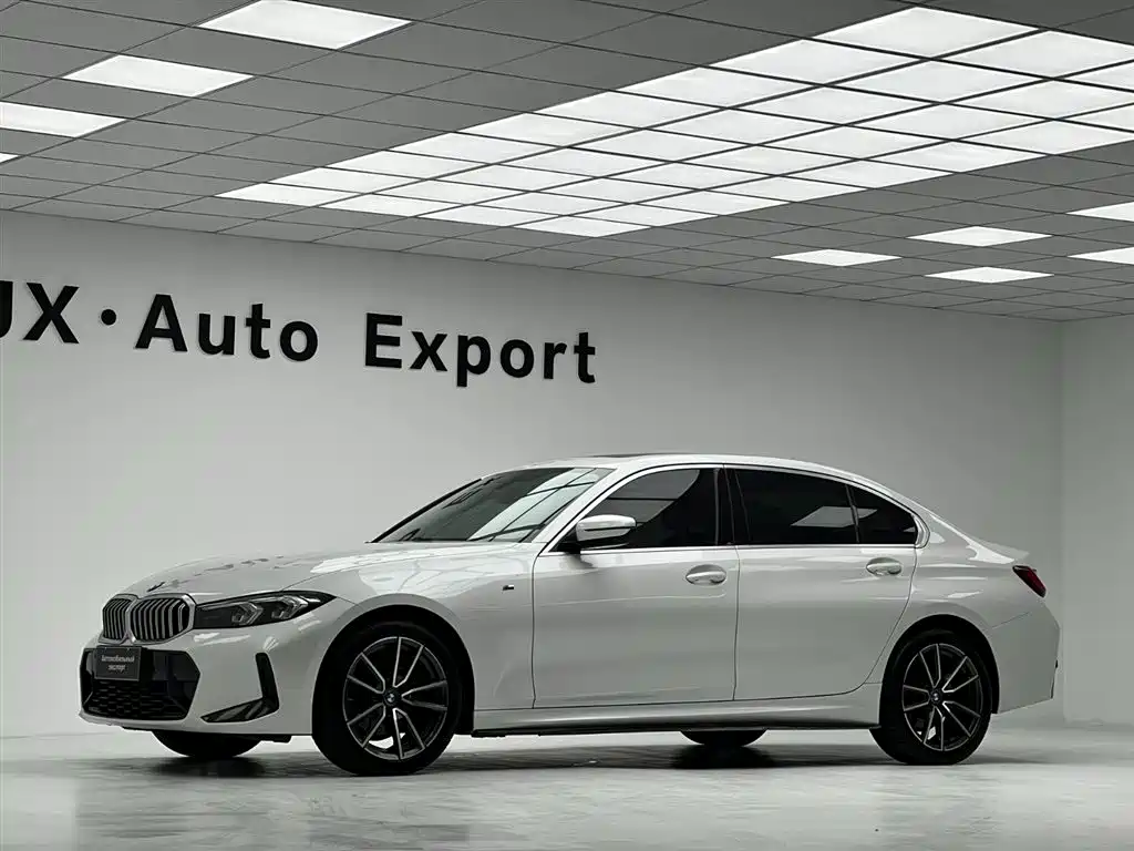 BMW 3 Series 2023 — фото 11