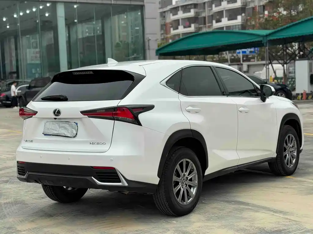 Lexus NX 2021 — фото 9