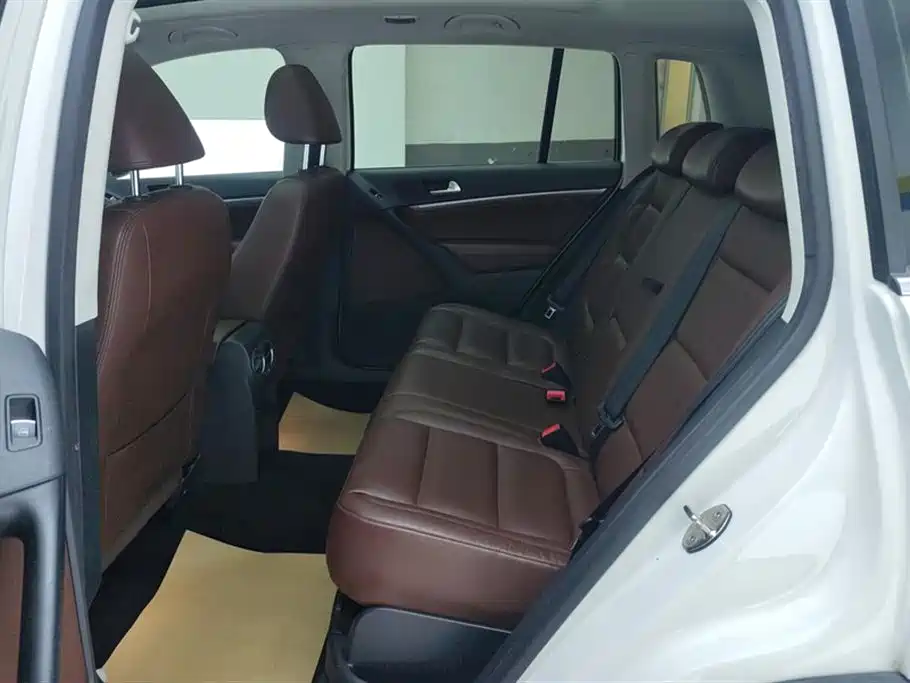 Volkswagen Tiguan 2015 — фото 11