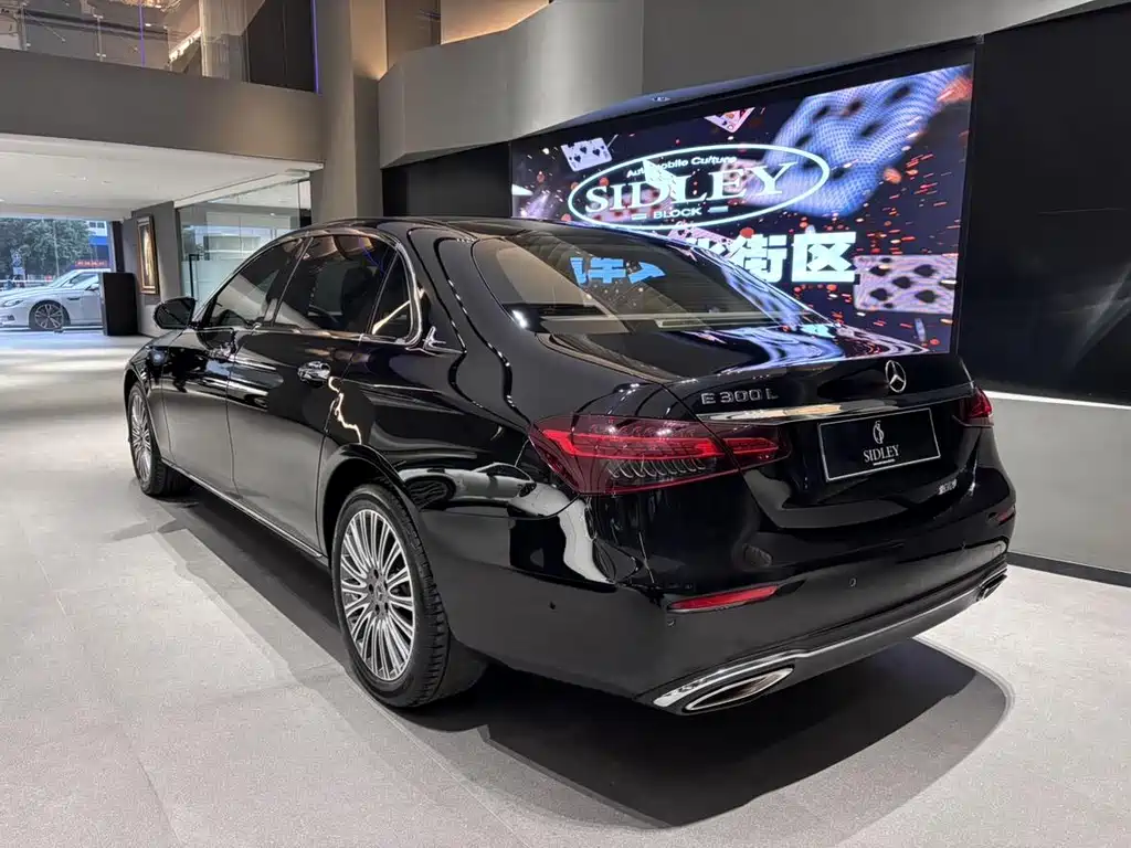 Mercedes-Benz E-Class 2023 — фото 4