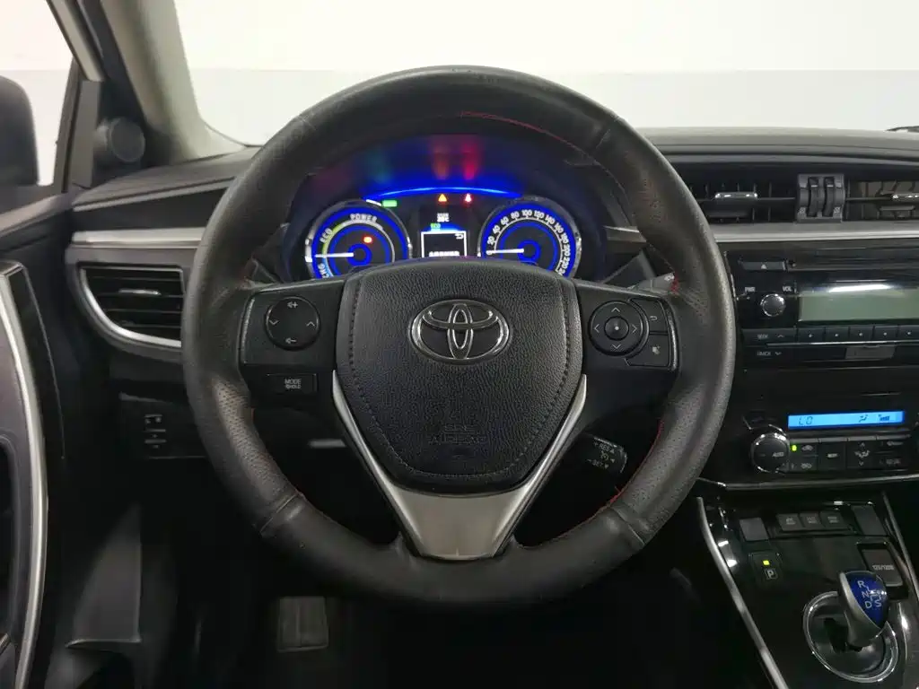 Toyota Corolla 2017 — фото 11