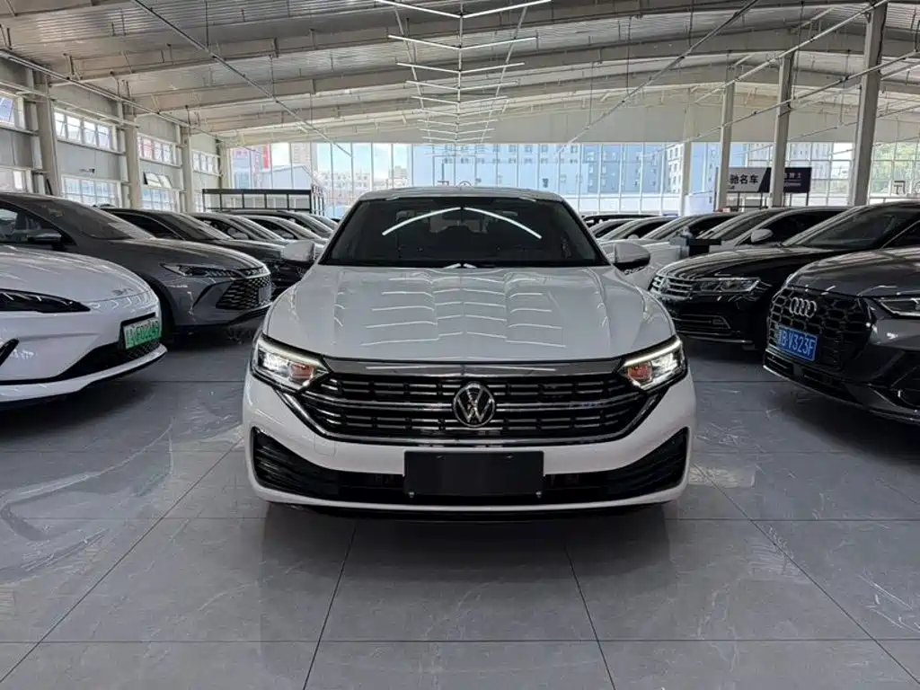 Volkswagen Sagitar 2022