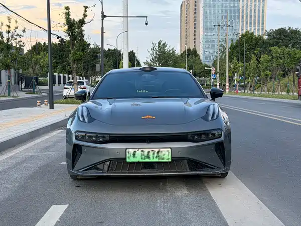 Zeekr 001 2024