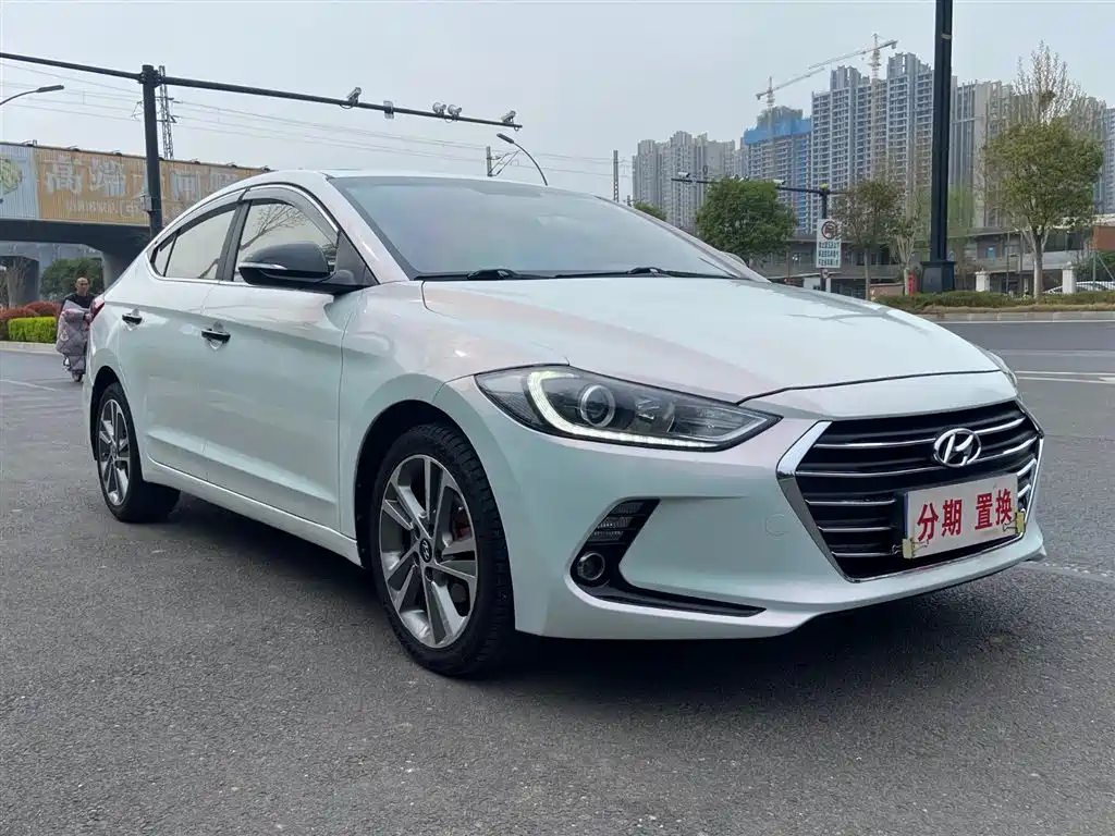 Hyundai Elantra 2017 — фото 3