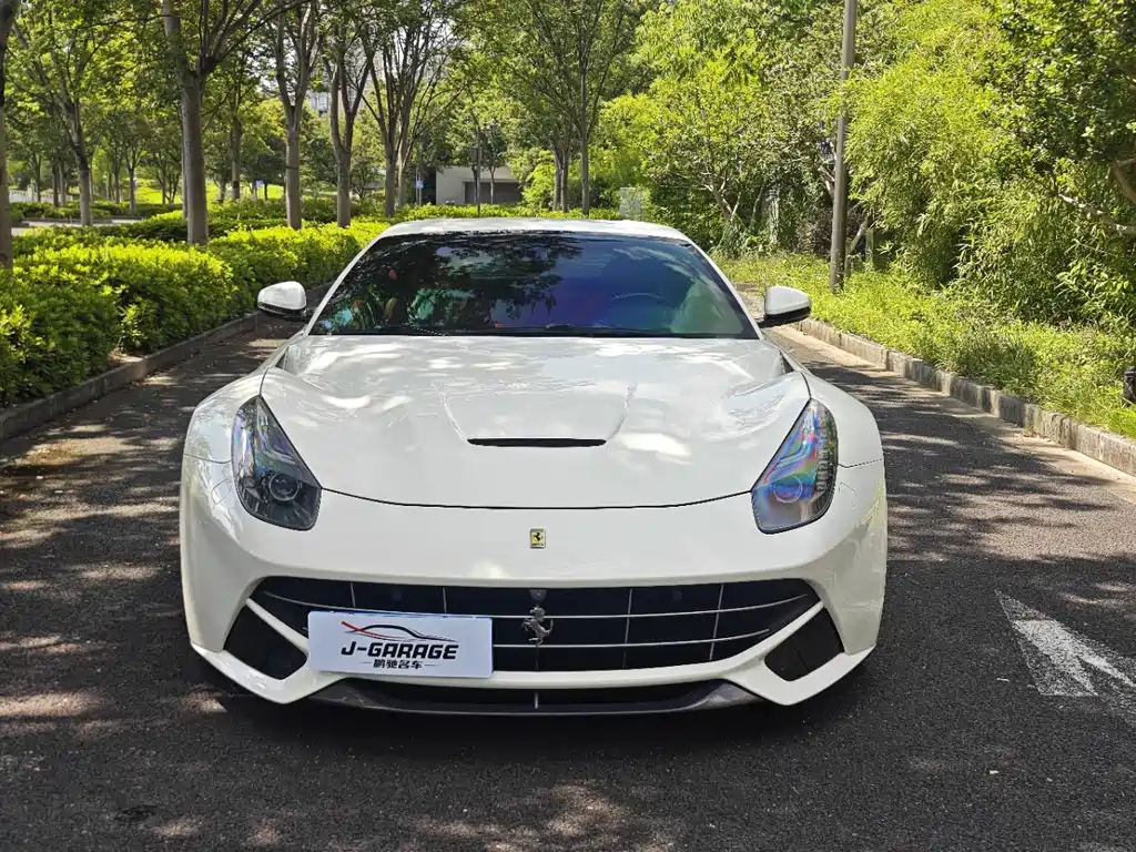 Ferrari F12berlinetta 2015 — фото 1