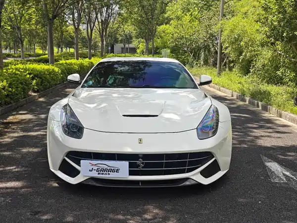 Ferrari F12berlinetta 2015