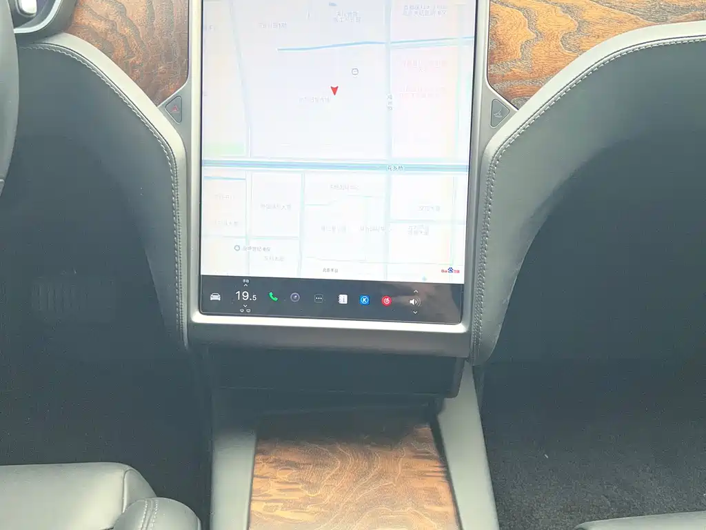 Tesla Model S 2019 — фото 13