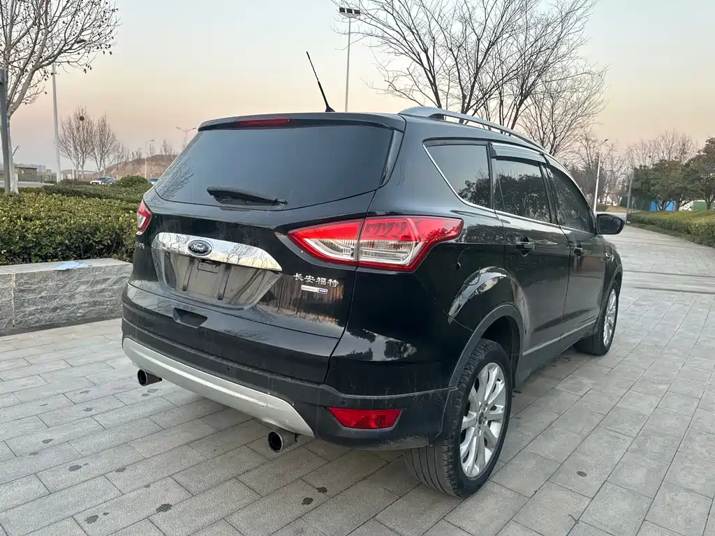 Ford Kuga 2015 — фото 13