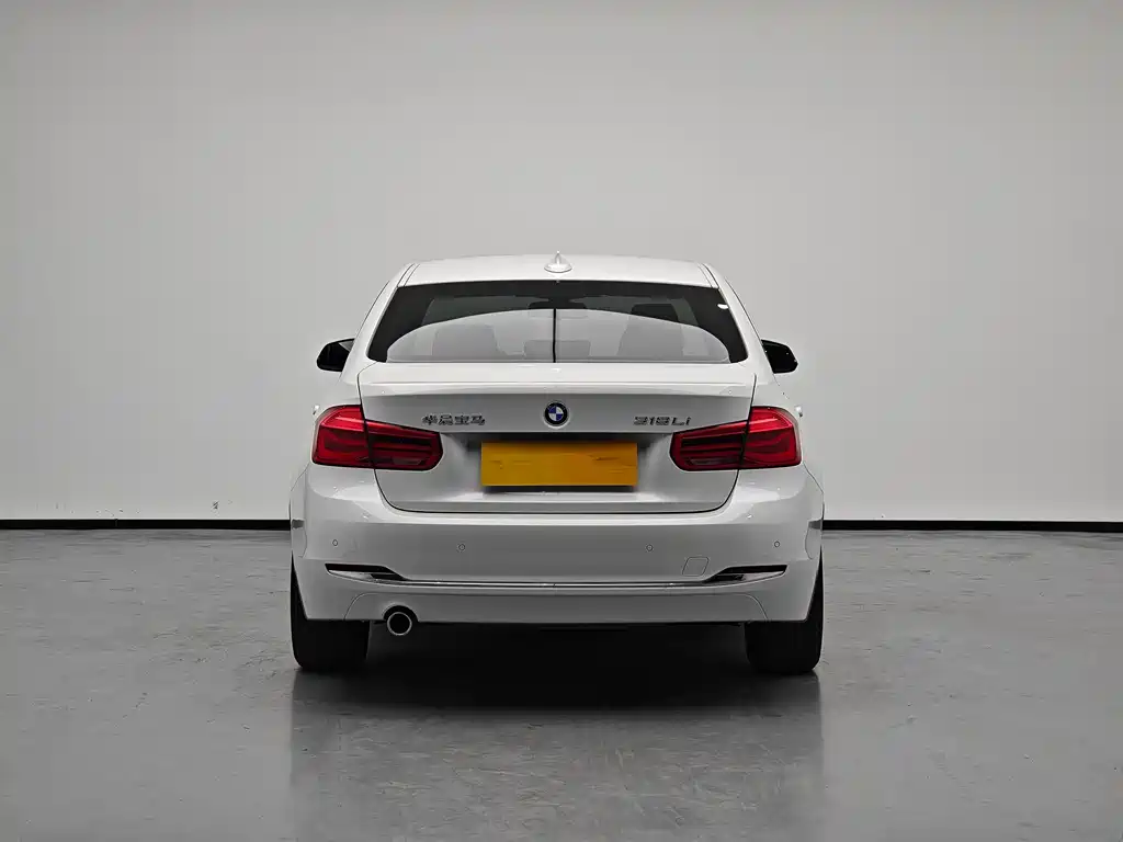 BMW 3 Series 2017 — фото 6