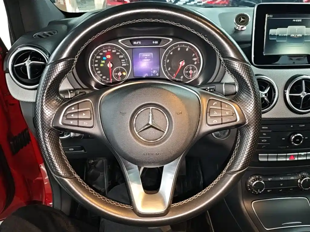 Mercedes-Benz B-Class 2016 — фото 11