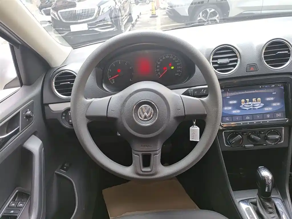 Volkswagen Jetta 2016 — фото 11