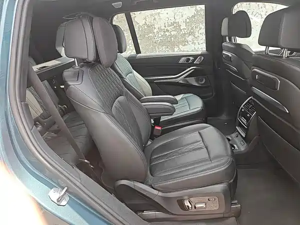 BMW X7 2023