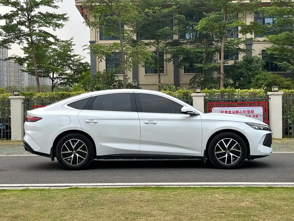 BYD Qin L 2025 — фото 39