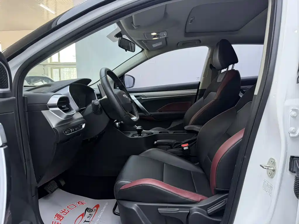 Geely Binyue 2022