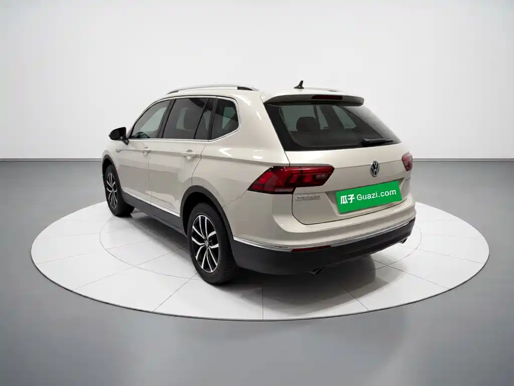 Volkswagen Tiguan L 2018 — фото 4