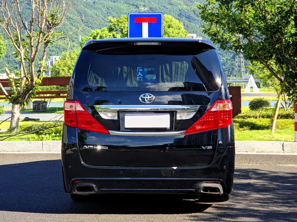 Toyota Alphard 2011 — фото 14