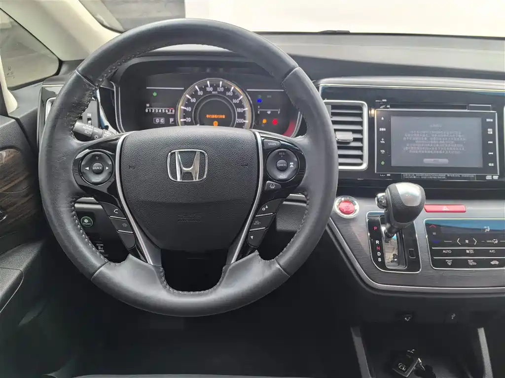 Honda Elysion 2016 — фото 10