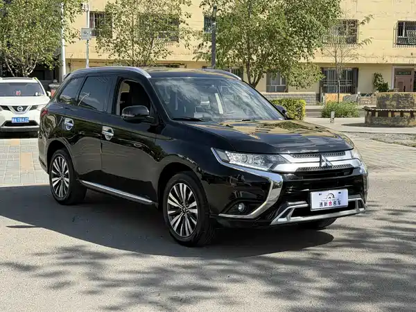 Mitsubishi Outlander 2021