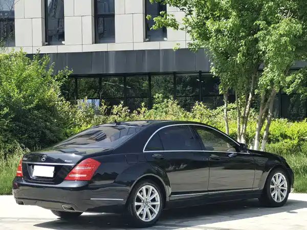 Mercedes-Benz S-Class 2010