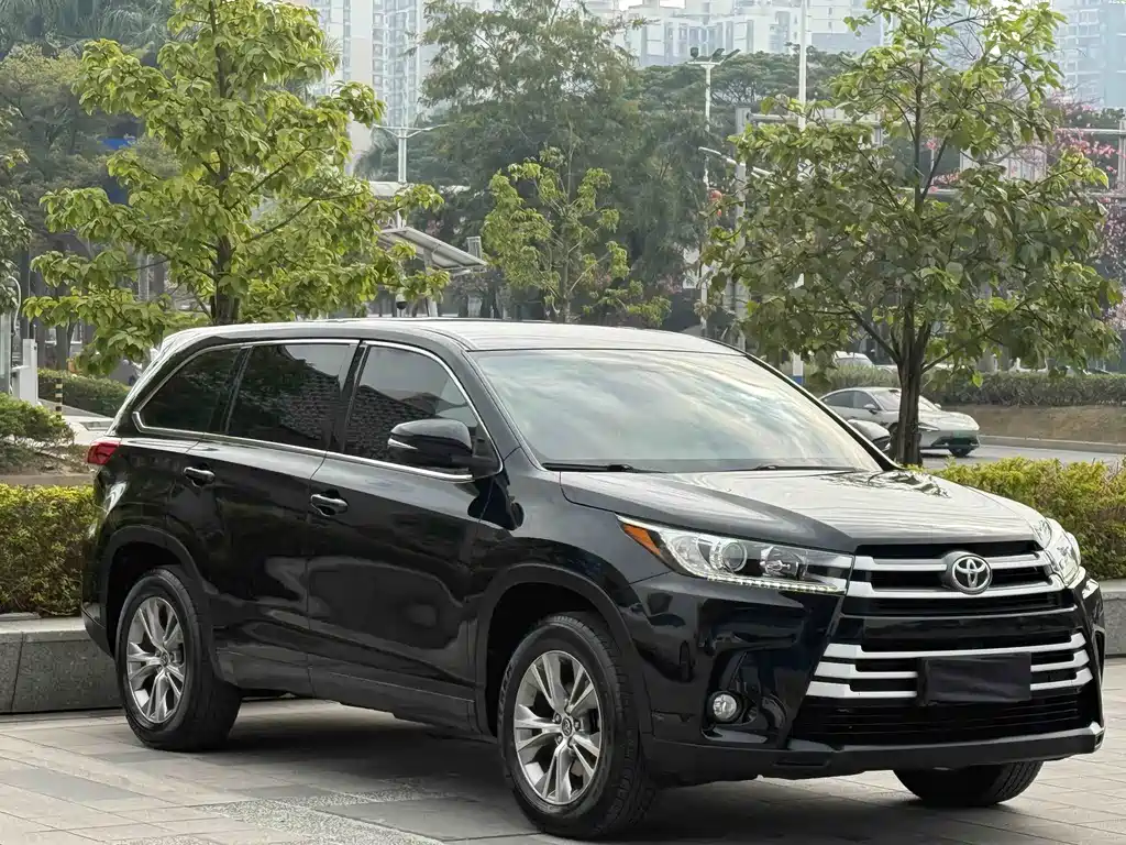 Toyota Highlander 2018 — фото 3
