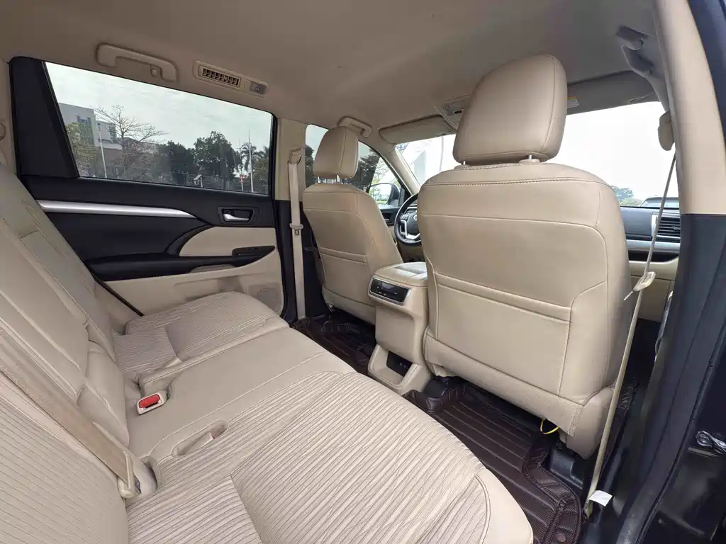 Toyota Highlander 2018 — фото 14