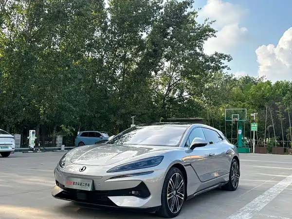 Denza Z9GT 2024