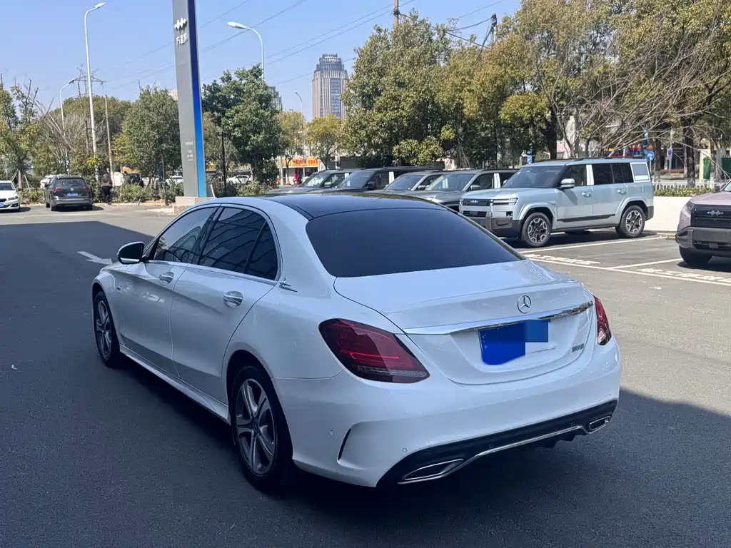 Mercedes-Benz C-Class 2019 — фото 15