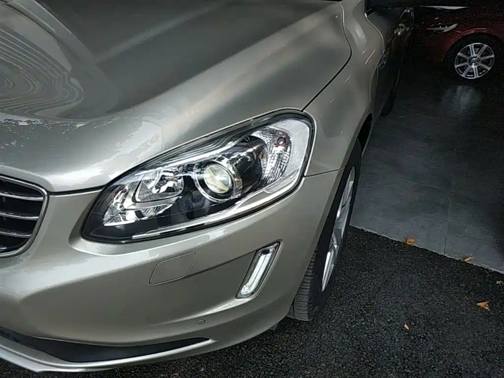 Volvo XC60 2017 — фото 24
