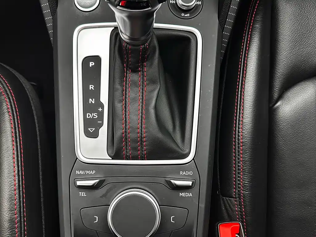 Audi Q2L 2022 — фото 15