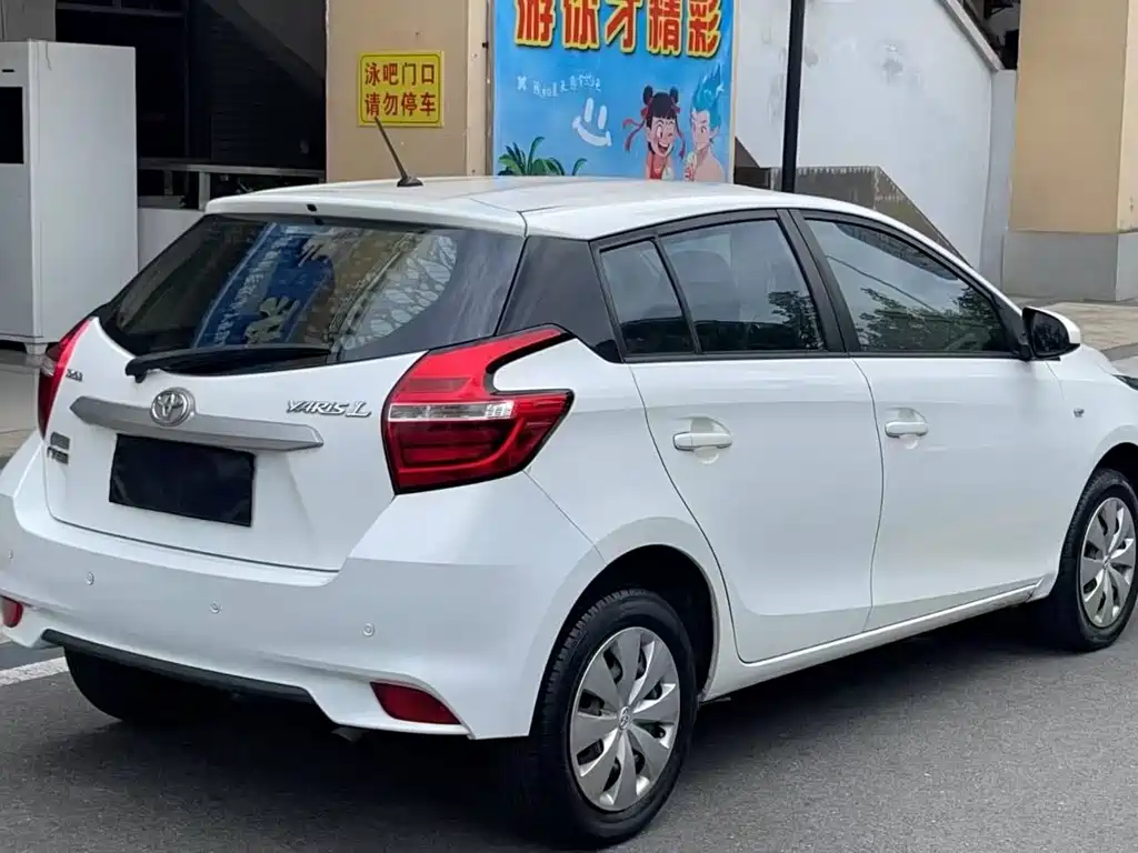 Toyota Yaris L 2019 — фото 6