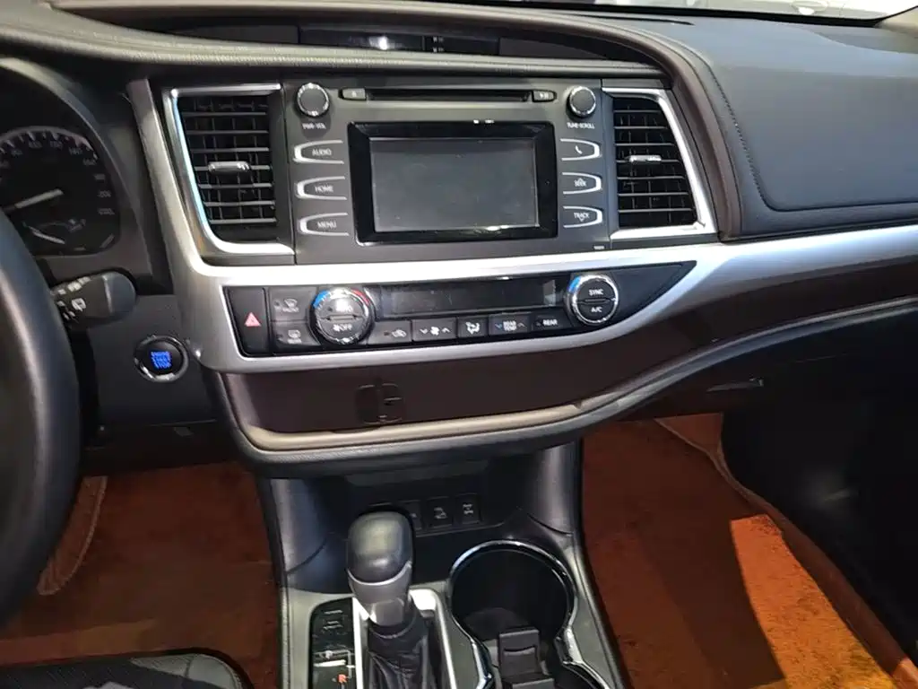 Toyota Highlander 2020 — фото 13