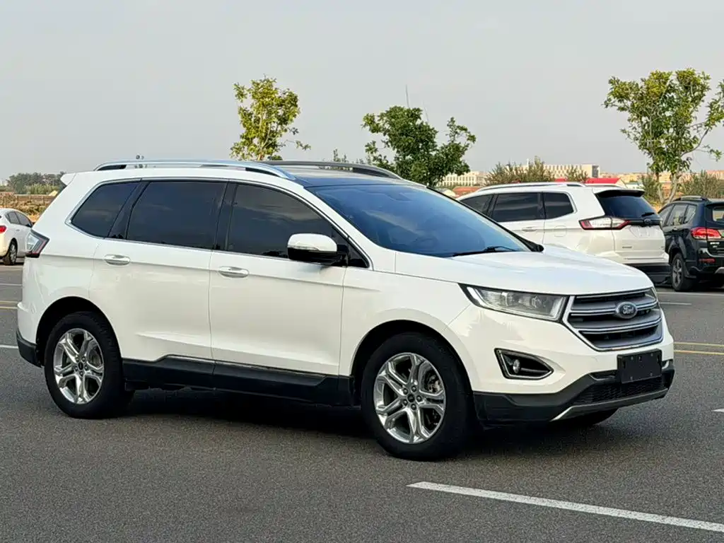 Ford Edge 2017 — фото 12