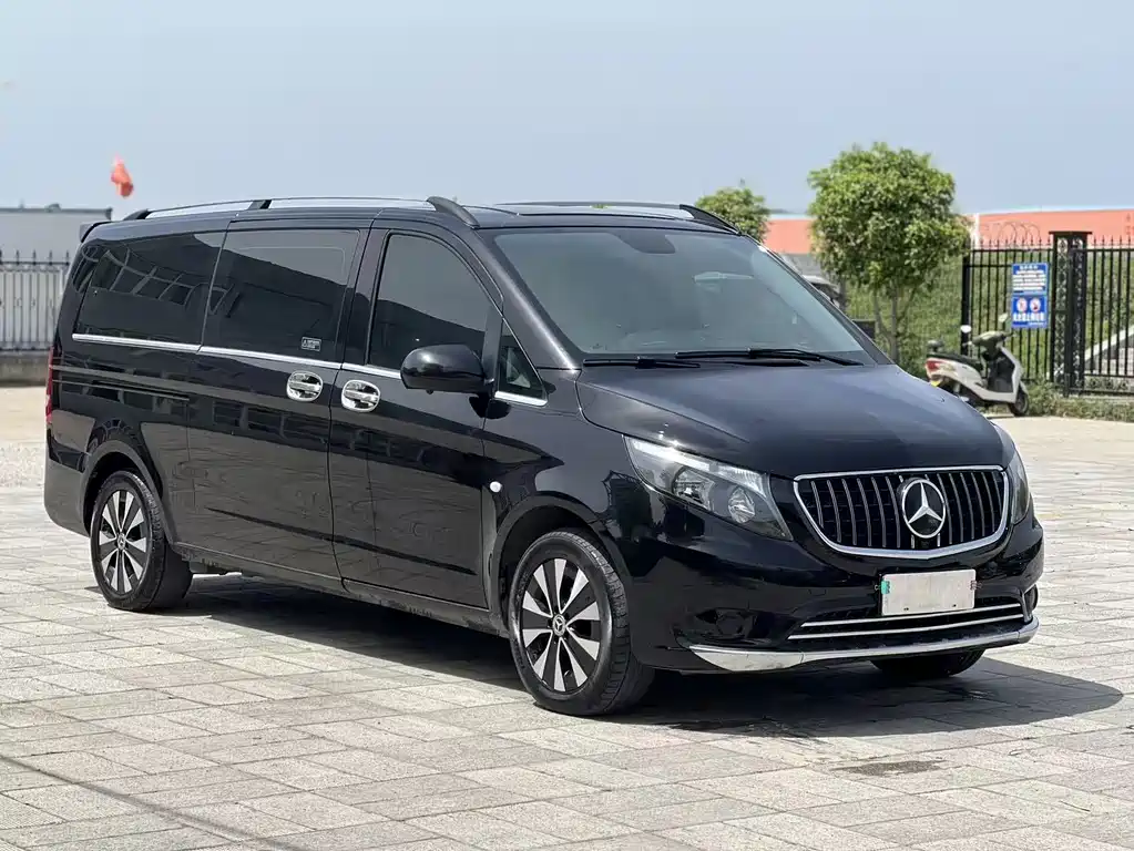 Mercedes-Benz Vito 2024 — фото 3