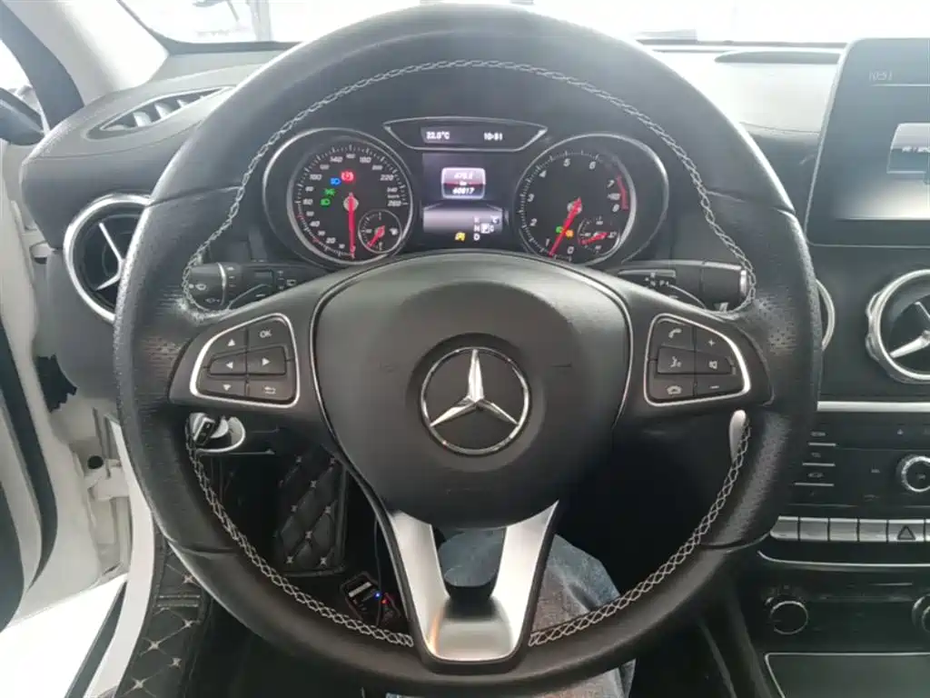 Mercedes-Benz GLA 2017 — фото 11