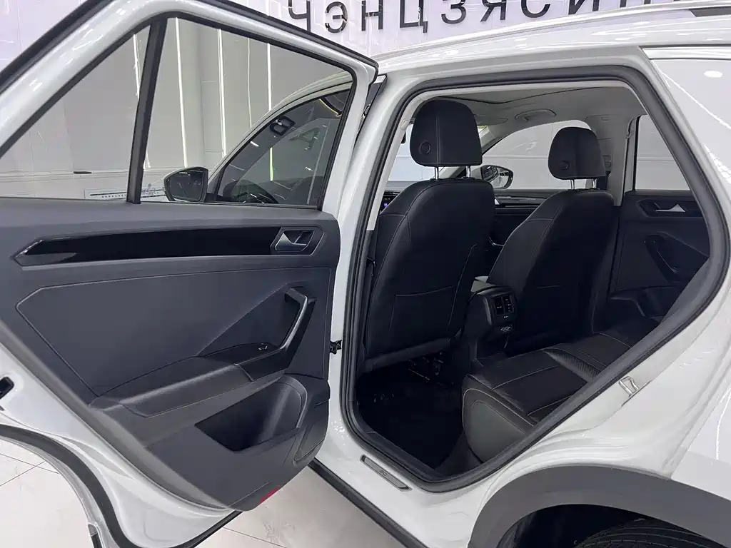 Volkswagen T-Roc 2022 — фото 13