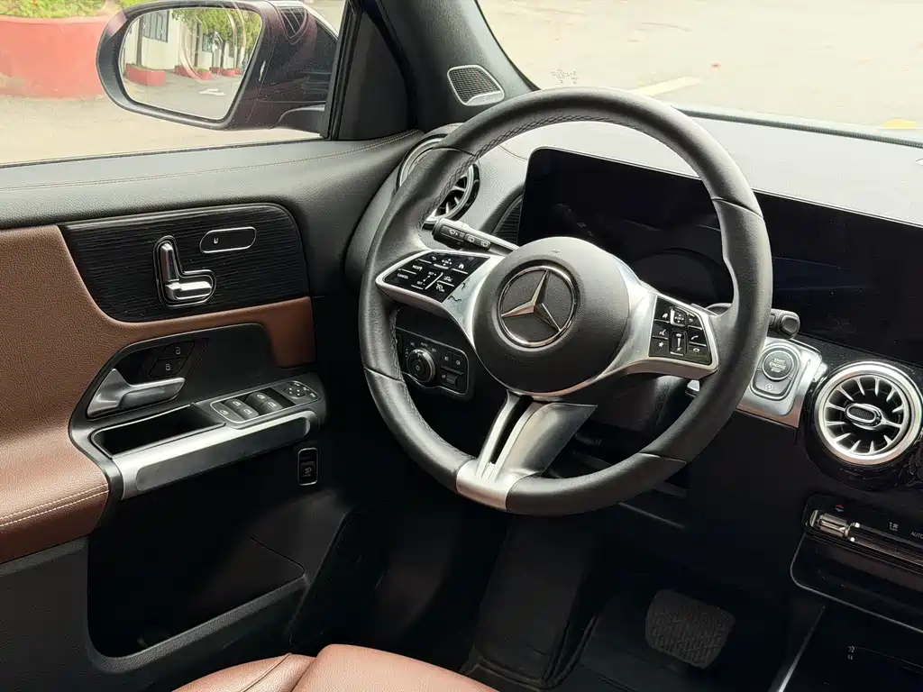 Mercedes-Benz GLB 2023 — фото 11