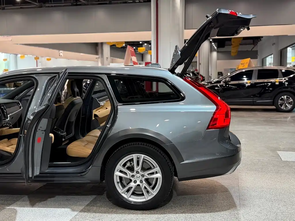 Volvo V90 2018 — фото 20