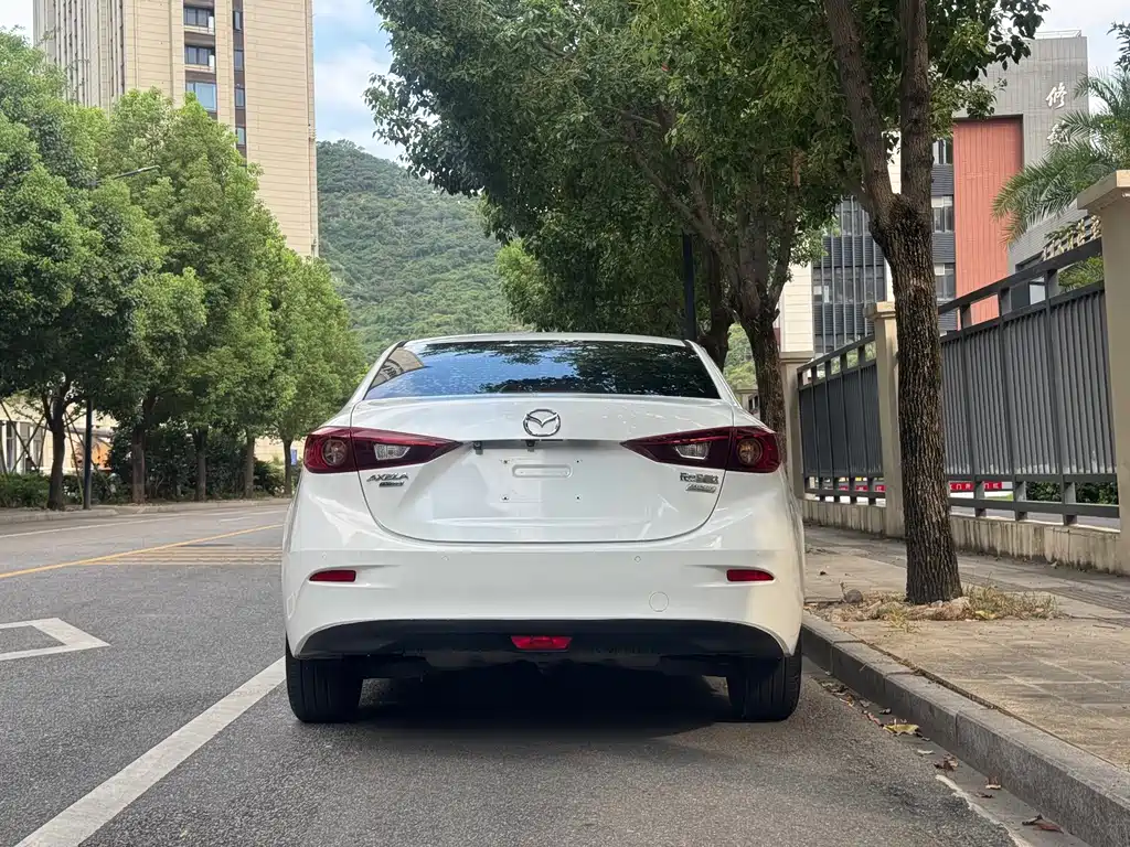 Mazda 3 Axela 2015 — фото 8