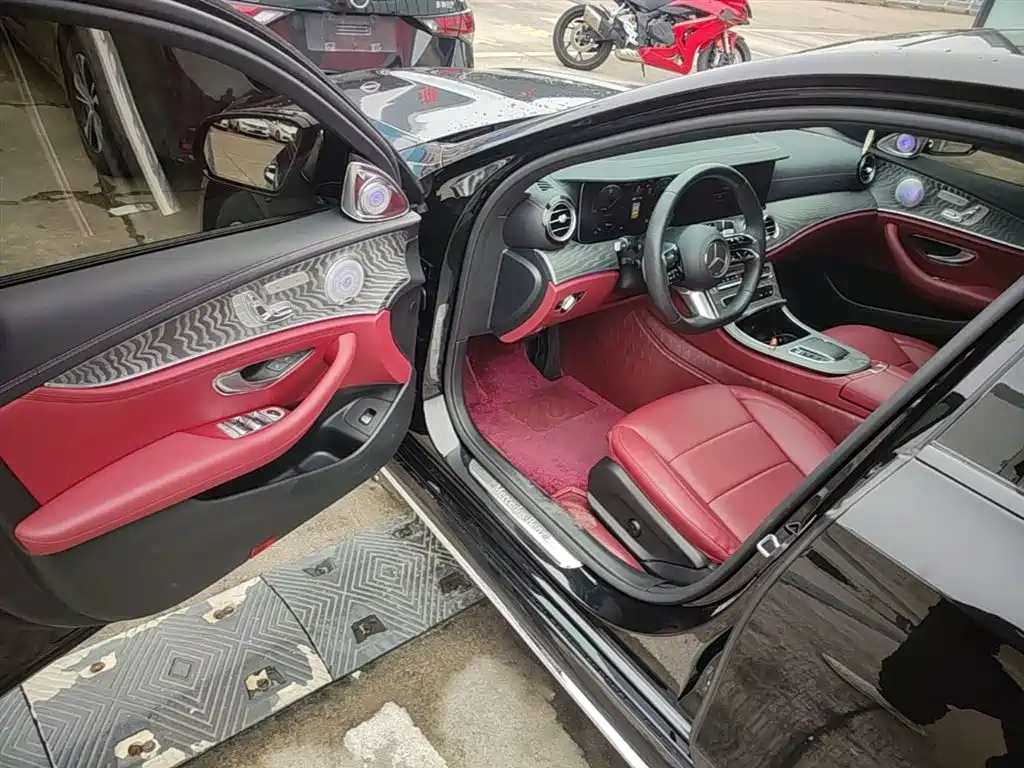 Mercedes-Benz E-Class 2023 — фото 16