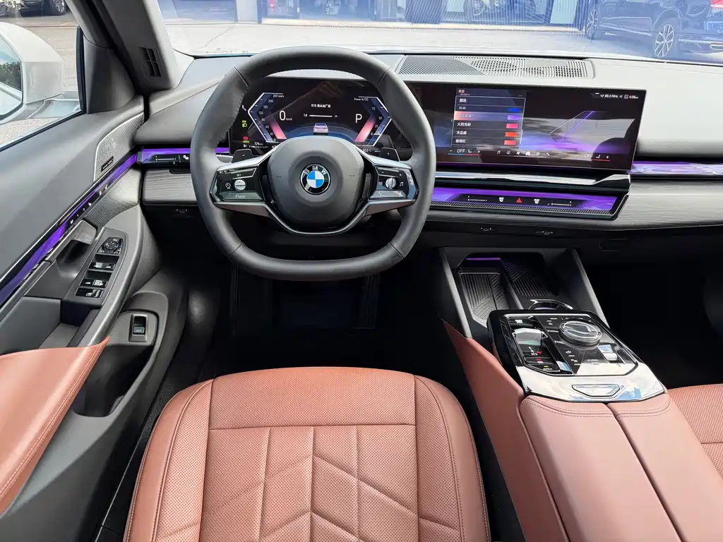 BMW 5 Series 2024 — фото 19
