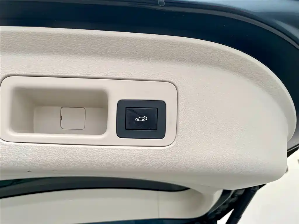 GAC Motor Trumpchi M8 2020 — фото 20