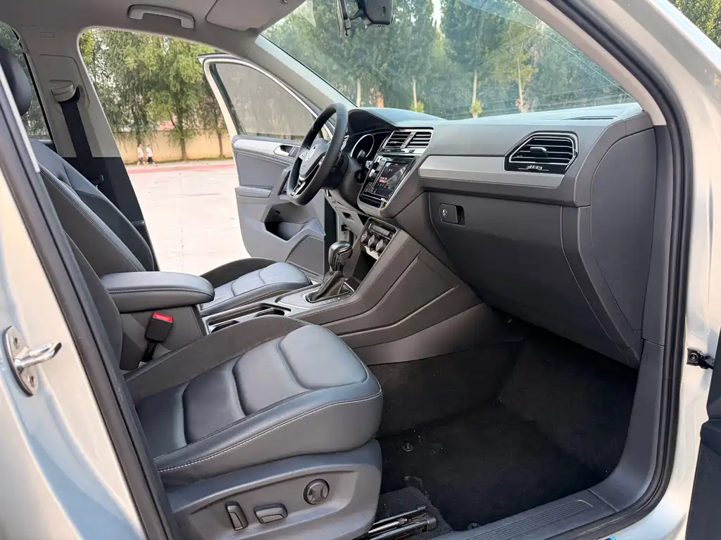 Volkswagen Tiguan L 2019 — фото 12