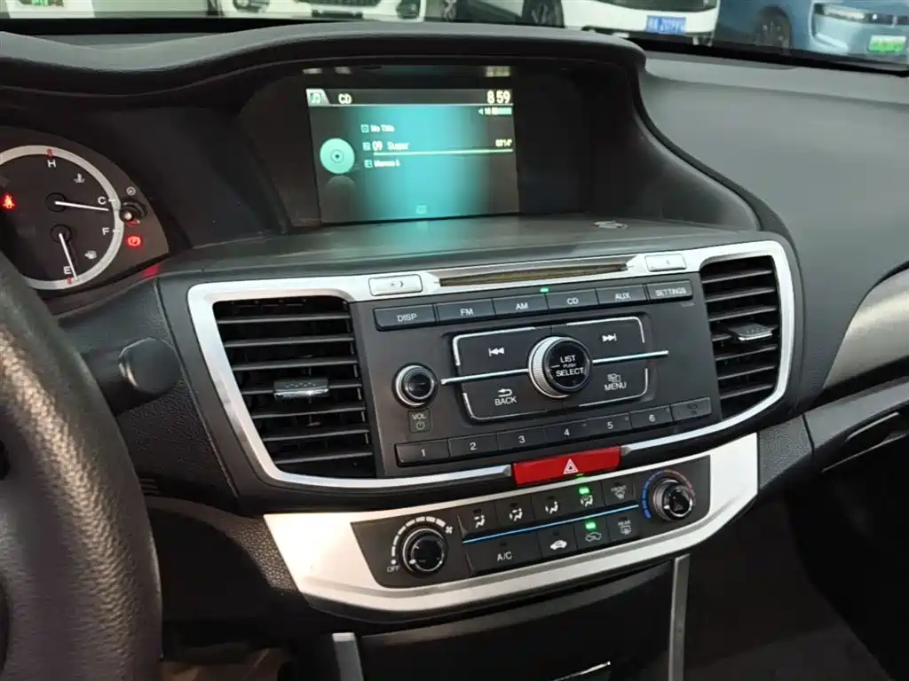 Honda Accord 2014 — фото 13