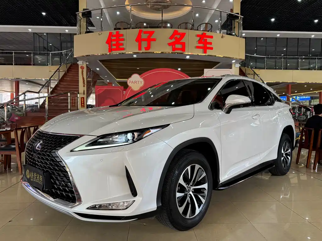 Lexus RX 2021 — фото 1