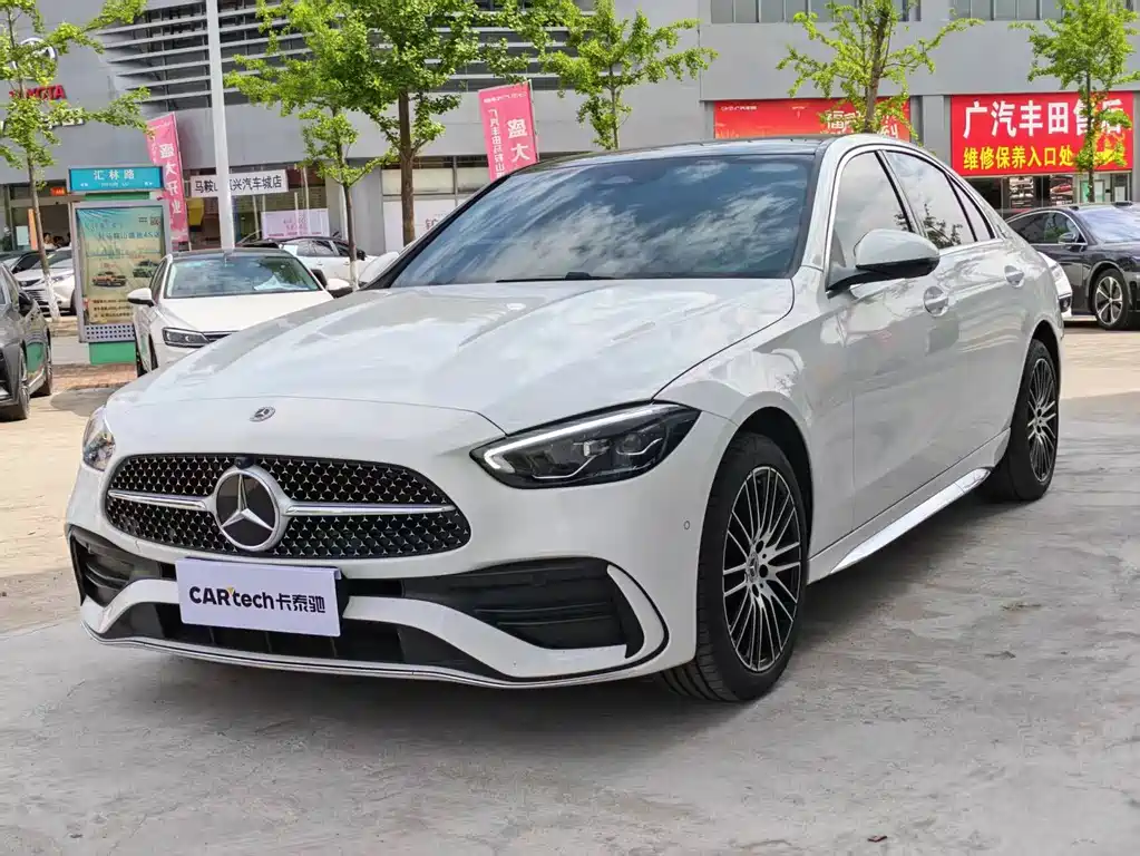 Mercedes-Benz C-Class 2025 — фото 1