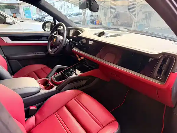 Porsche Cayenne 2024