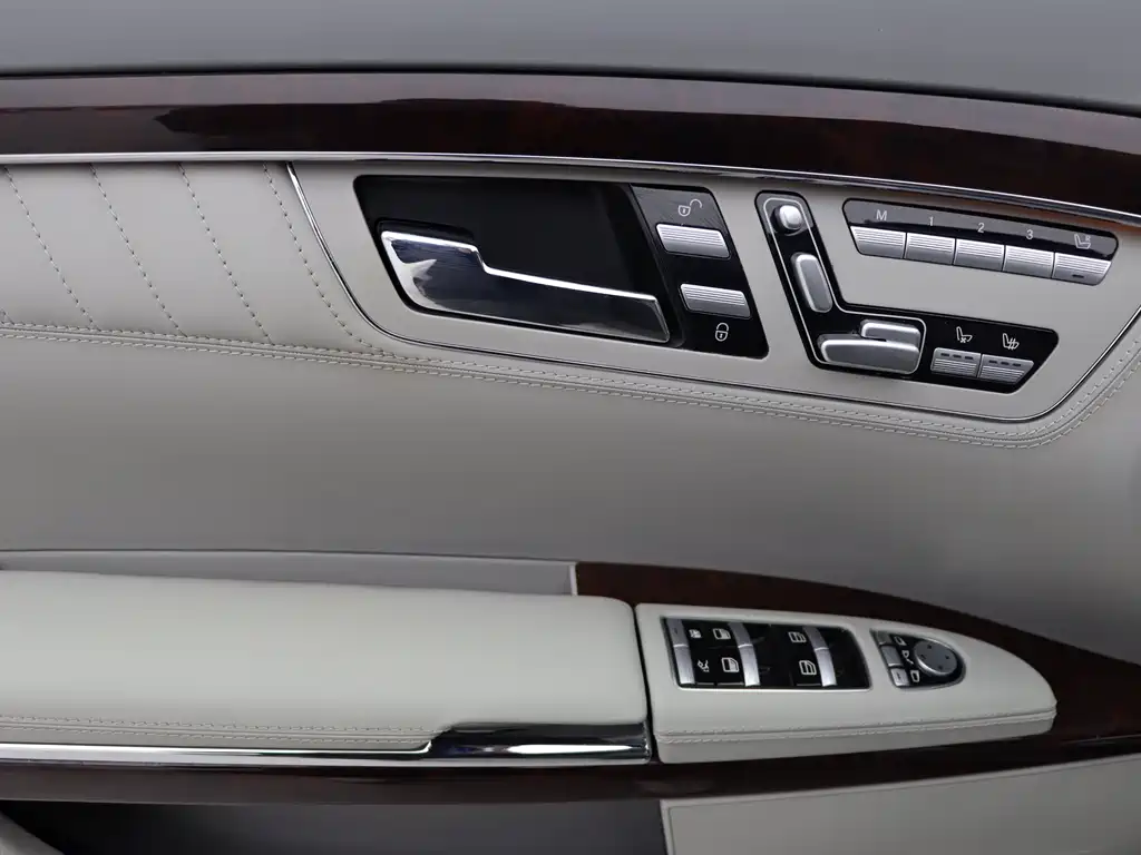Mercedes-Benz S-Class 2010 — фото 11