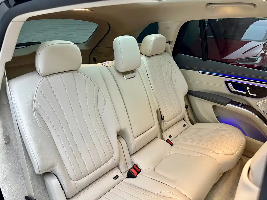 Mercedes-Benz EQS SUV 2023 — фото 11