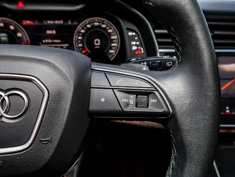 Audi Q7 2023 — фото 16