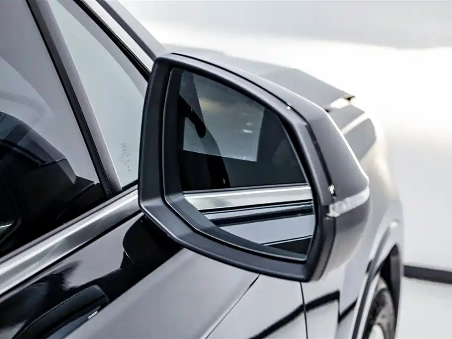 Audi Q7 2023 — фото 26